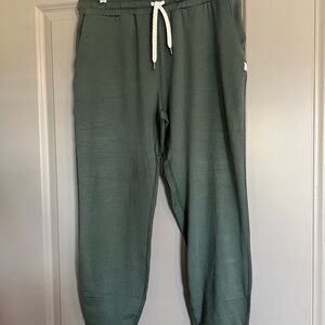 Vuori Green Jogger Pants with White Drawstring Size Medium